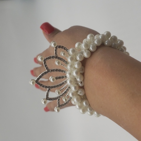 619- Bride Hair Holder Accessorie Faux Pearls Crown Elastic Bands Handmade NWT - Picture 6 of 7